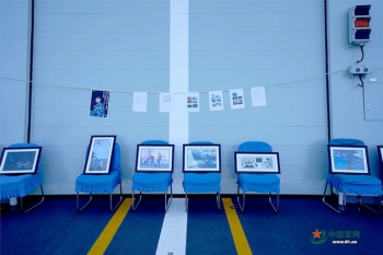 女兵，再見！女孩，加油