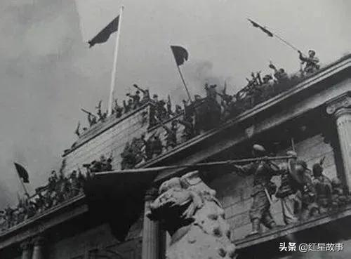 酒杯裡的初心／寫給軍人父親