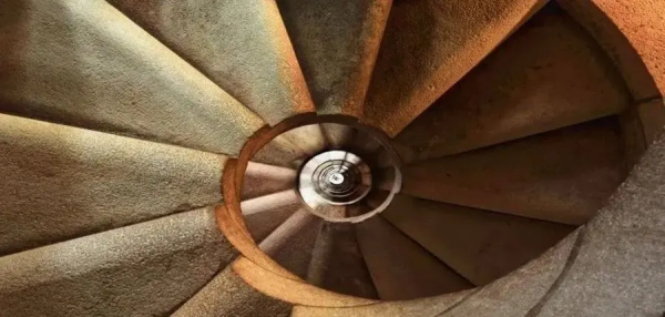 薇婭的13億罰款，道盡了我們的悲涼。如今我們努力真的還有意義嗎