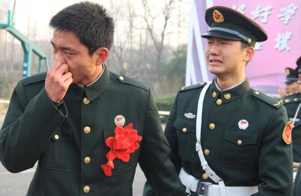 剛剛退伍的老兵,會出現哪些不習慣的情況?小張現在就有點不習慣 剛剛退伍的老兵,會出現哪些不習慣的情況?小張現在就有點不習慣