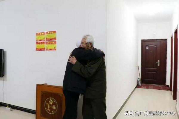 淚目！跨越千里，兩位抗美援朝老兵盛世再相逢