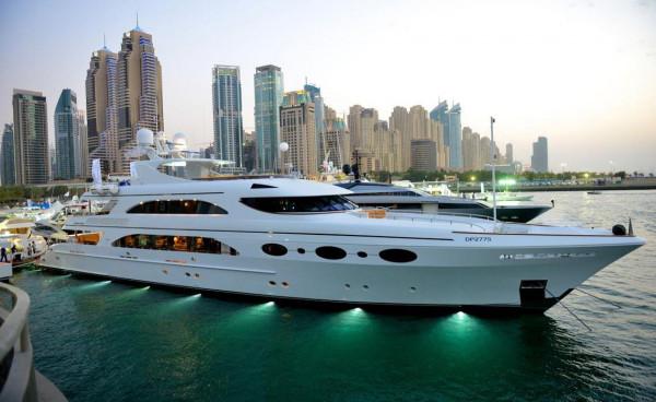 迪拜富二代有多豪？在家開動物園，豪車能開車展