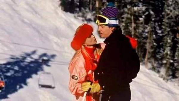 28歲伊凡娜二婚嫁特朗普,穿露肩白婚紗太驚豔,31歲特朗普也英俊 28歲伊凡娜二婚嫁特朗普,穿露肩白婚紗太驚豔,31歲特朗普也英俊