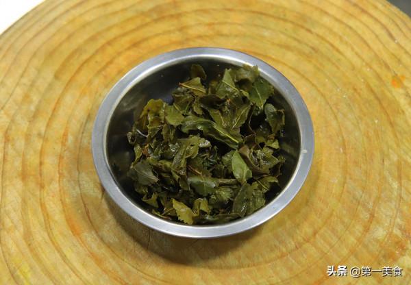 大蝦別再白灼了，試試這樣新搭配，外酥裡嫩味道香，茶香四溢