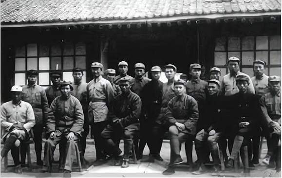 他是紅軍高階將領，手下4人後成開國元帥，叛變後被蔣介石槍決