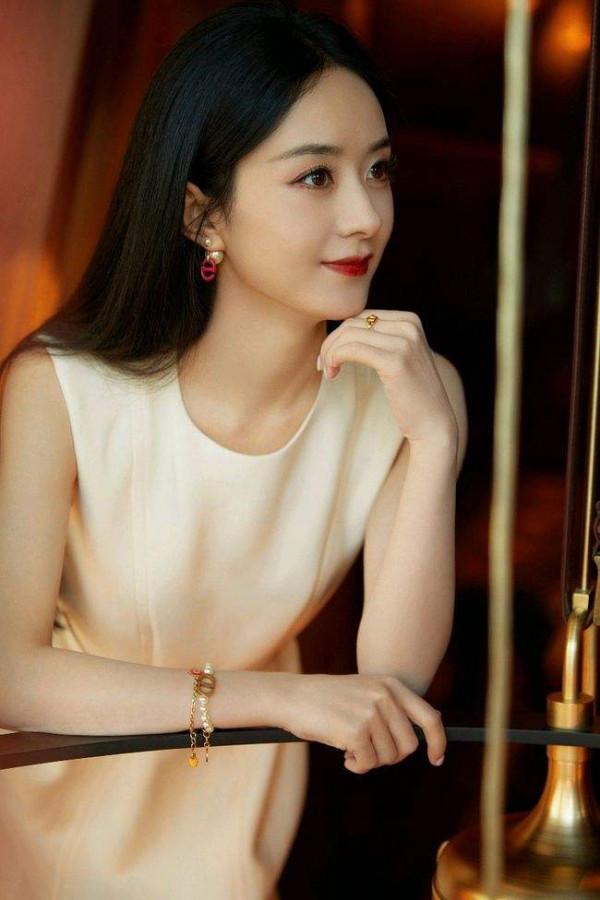 她出門只帶一名助理，歐陽娜娜出門帶3個保鏢，李湘帶15個