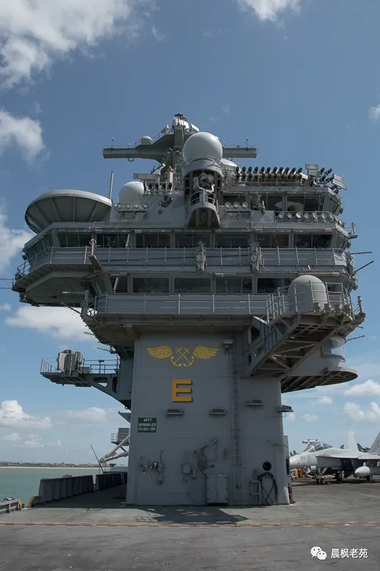 從艦橋看003航母的設計創意