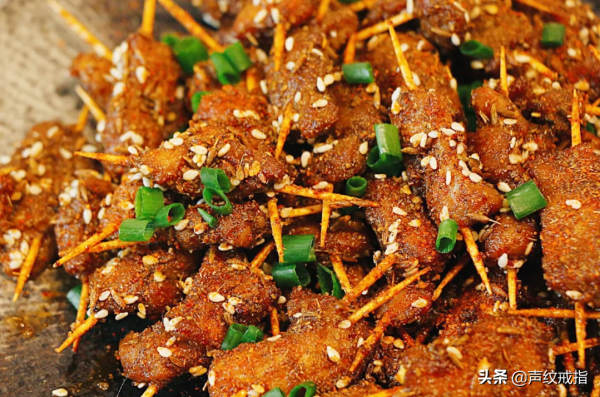 追劇小零食:香辣火腿卷+香辣孜然牙籤肉 追劇小零食:香辣火腿卷+香辣孜然牙籤肉