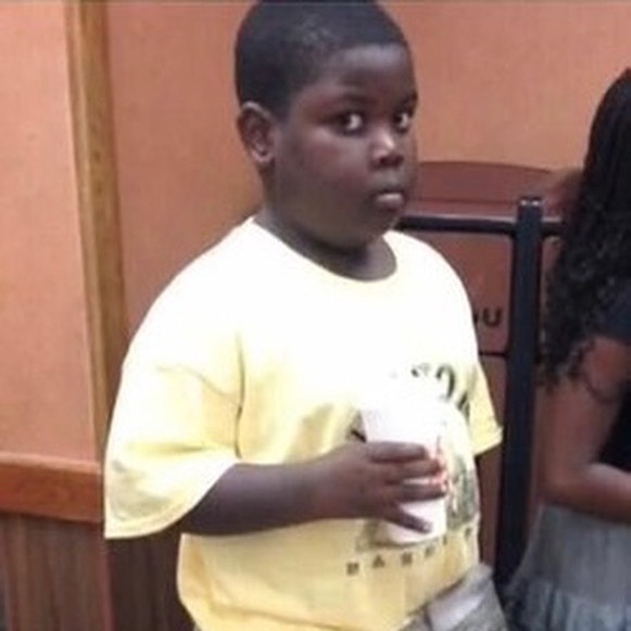 網路模因“瞪眼男孩”新身份：新澤西州橄欖球賽冠軍球員