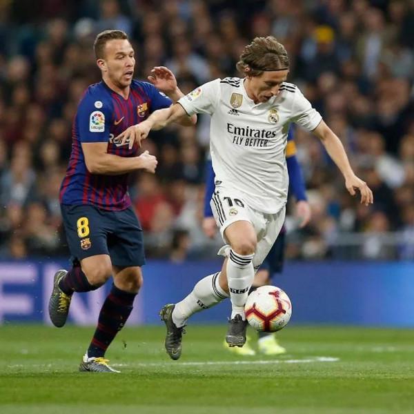 梅羅爭霸數十年餘暉下，誰是世界第三人？