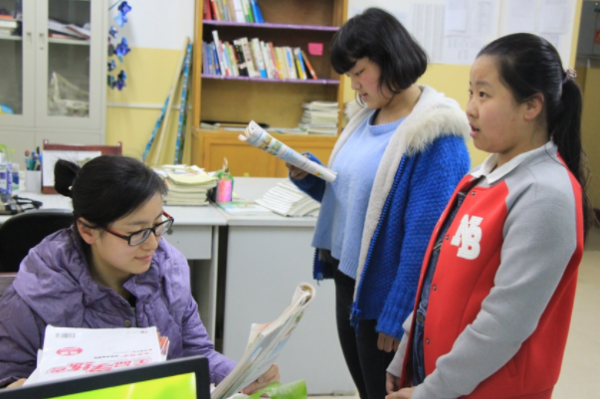 語文老師是親嫂子，媽媽拍下嫂子訓小叔子的過程，引眾網友圍觀