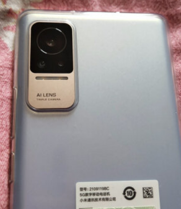 之前用蘋果，這次入手了小米Civi，顏值和快充真的沒讓我失望