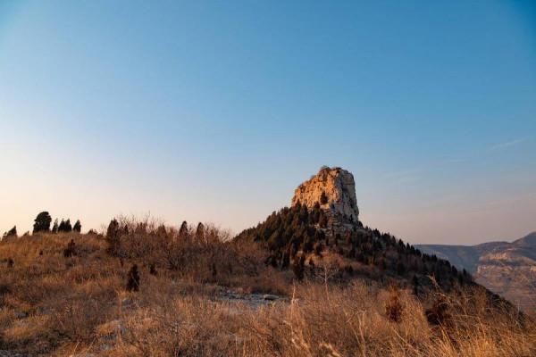 再探通明山，尋找傳說中的天然石像，這次發現更多石像，太神奇了