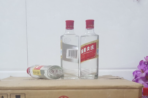 我國2款“簡裝白酒”,雖上不得檯面,但都是適合自飲的純糧好酒 我國2款“簡裝白酒”,雖上不得檯面,但都是適合自飲的純糧好酒