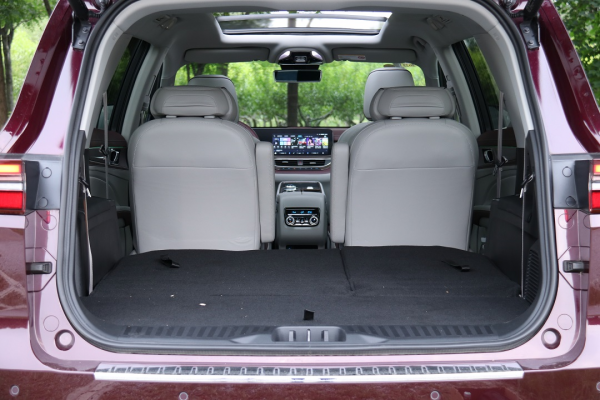 中國式家庭用車標杆 第三排不再是“硬板凳”福特領裕空間測評 中國式家庭用車標杆 第三排不再是“硬板凳”福特領裕空間測評