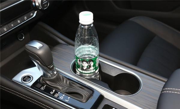 詳解新天籟2.0T XL 智進版,243匹馬力提速很快,座椅寬大舒適 詳解新天籟2.0T XL 智進版,243匹馬力提速很快,座椅寬大舒適