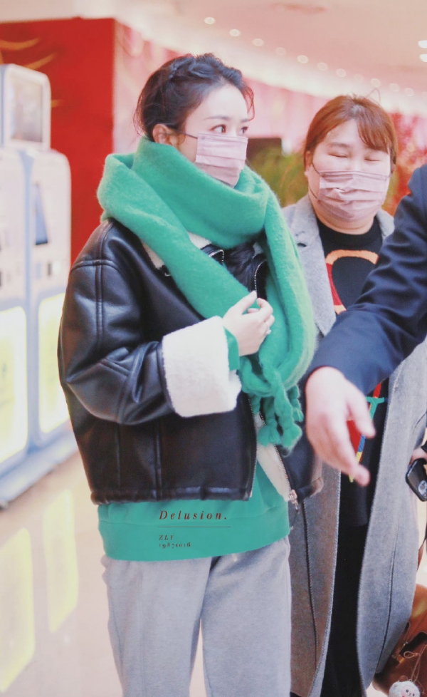 春晚私服比拼：趙麗穎千元夾克可愛減齡，張小斐萬元大衣輸給宋茜