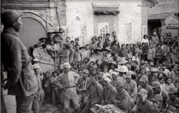 女乞丐被偽軍拖進炮樓，亮出三根針嚇退敵人，57年後針被國家收藏