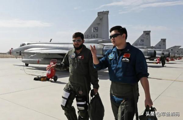 雙龍相會!巴基斯坦或迎25架殲-10、8架梟龍,三代半戰機超過印度 雙龍相會!巴基斯坦或迎25架殲-10、8架梟龍,三代半戰機超過印度