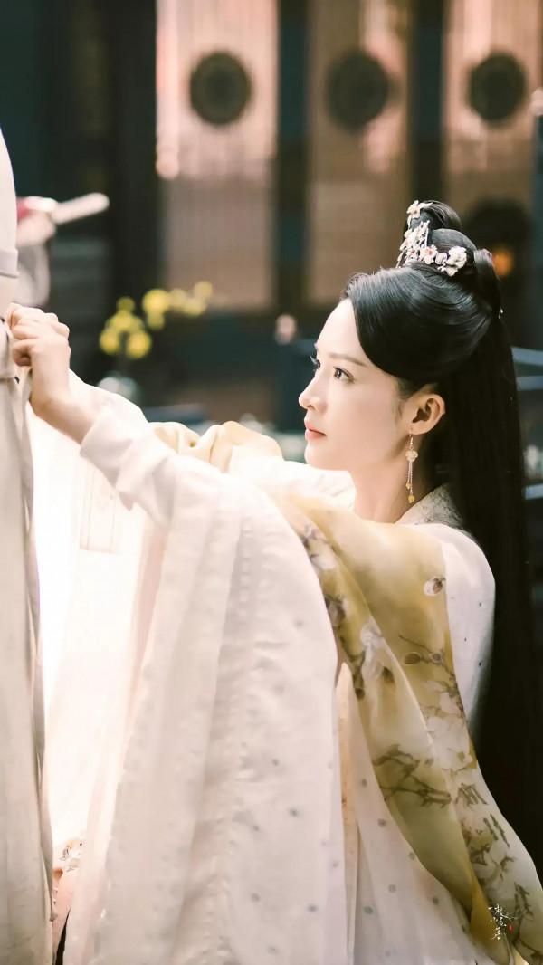 李沁，好貴典雅，是得不到的女人