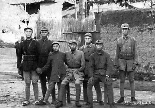 盤點開國將領中的十位獨臂將軍，半生獨臂，一身許國，他們都是誰