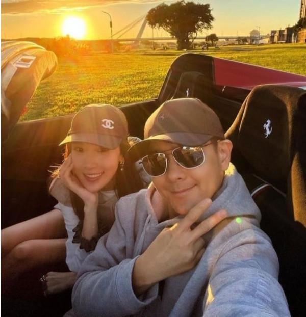 林志穎47歲還不老，發照片為老婆慶生，出道30年仍像少年