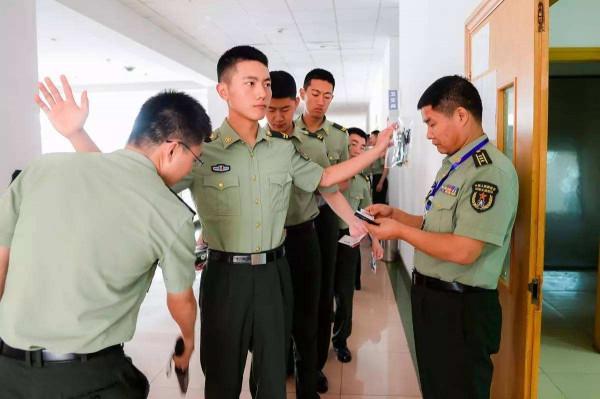 大學生參軍入伍,兩年退伍可以拿到多少“補貼”?有意者提前知曉 大學生參軍入伍,兩年退伍可以拿到多少“補貼”?有意者提前知曉