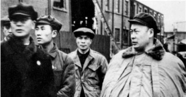 抗美援朝，若是當年彭老總也不掛帥的話，哪位將軍能擔此重任