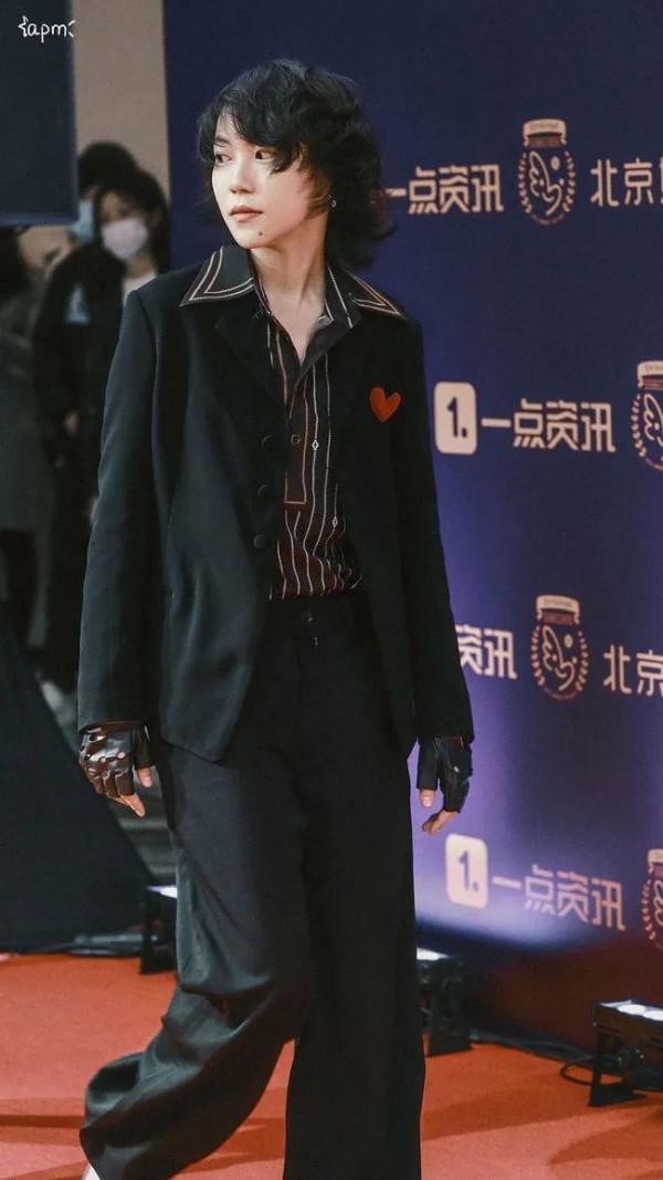 8對明星母女顏值對比，女兒美還是媽媽美？劉亦菲繼承媽媽高顏值