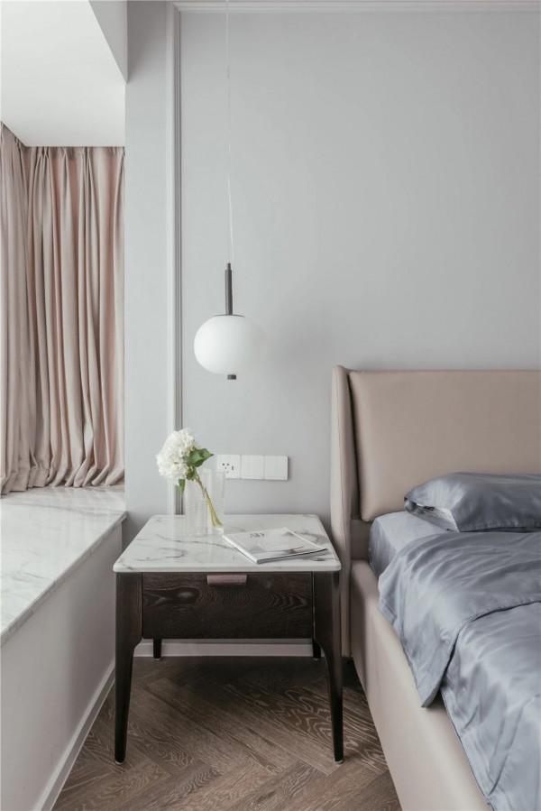 高階又要省錢的小家怎麼設計？這套現代法式的一室兩廳是個樣板