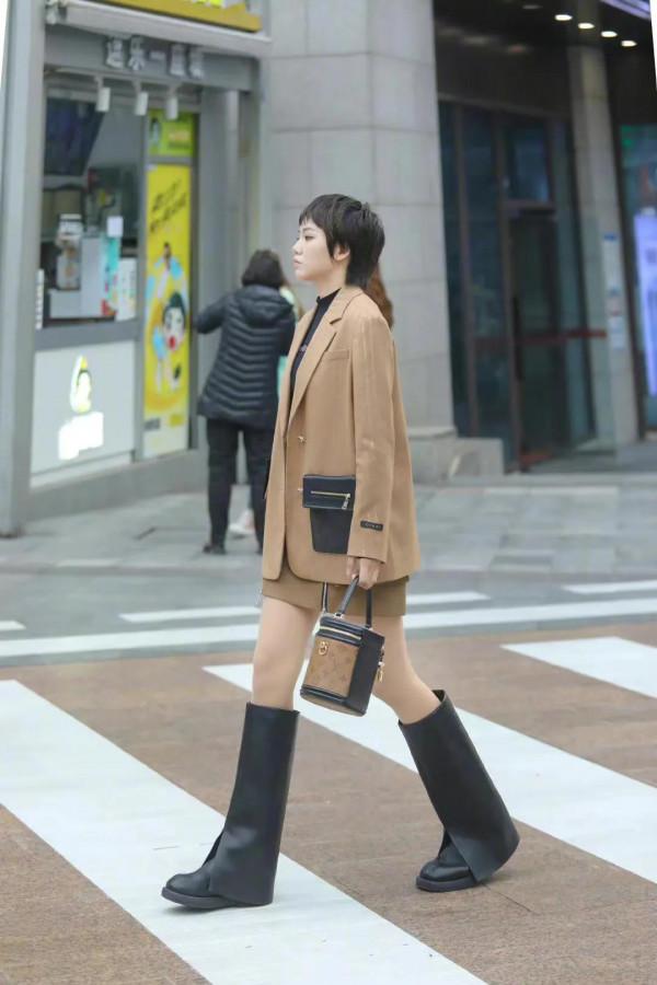 看街拍 學穿搭:8組高回頭率的爆款靴穿搭示範 看街拍 學穿搭:8組高回頭率的爆款靴穿搭示範