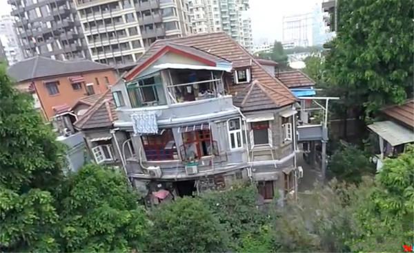 上海1家4口僅花16萬,將15㎡一室戶改造成小複式!網友:太厲害 上海1家4口僅花16萬,將15㎡一室戶改造成小複式!網友:太厲害