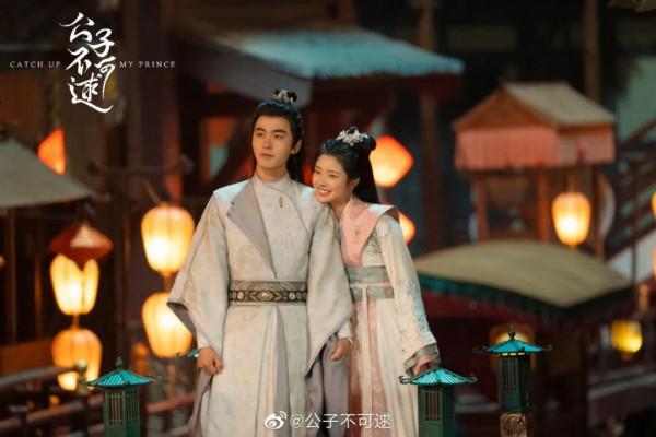 2022年，《兩個人的小森林》《愛的二八定律》等劇將“高甜撒糖”