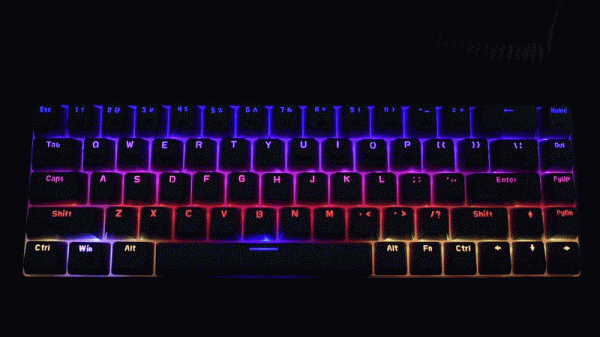 這鍵盤玩上就不想鬆手，平民好價，軸體熱插拔，還有RGB