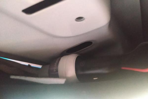 五菱宏光S3車內閱讀燈取電，實現線路佈設安全隱蔽！