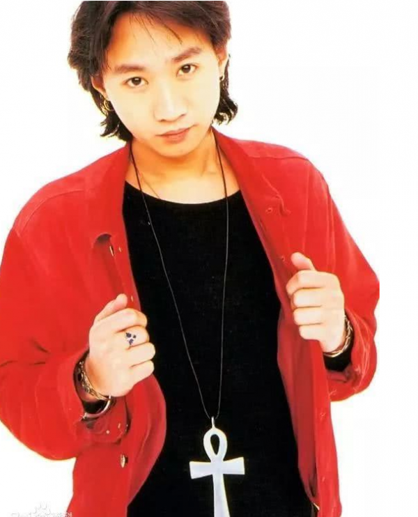 以黃家駒的女助理的視角，看黃家駒不平凡的人生