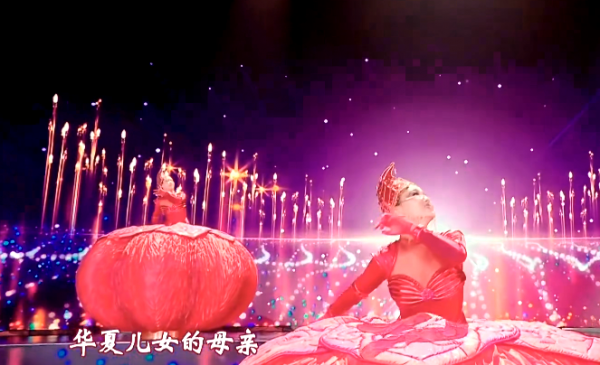 把唐國強和張國立安排在一起，導演用心了，殷秀梅把晚會推向高潮