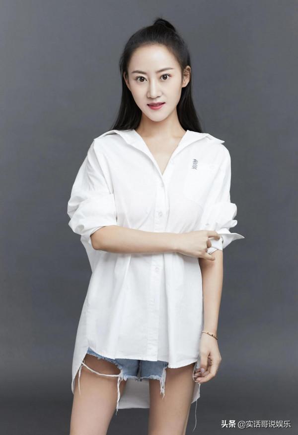 著名導演邀請陳亞楠拜師演電影，朱美璇唱響《酒廊情歌》