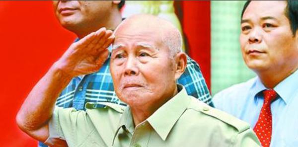 2011年省委書記下鄉慰問，偶然發現一副畫，揭開老農隱藏50年身份