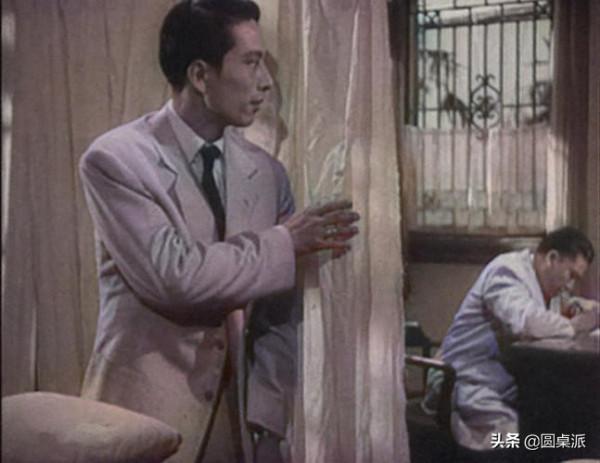 老漢嚴守秘密47年，看到報紙激動流淚：我的身份終於可以公開了