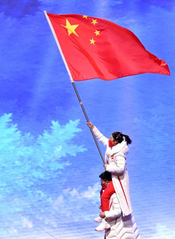 北京冬奧會閉幕 徐夢桃成&OpenCurlyDoubleQuote;最高的旗手&rdquo;