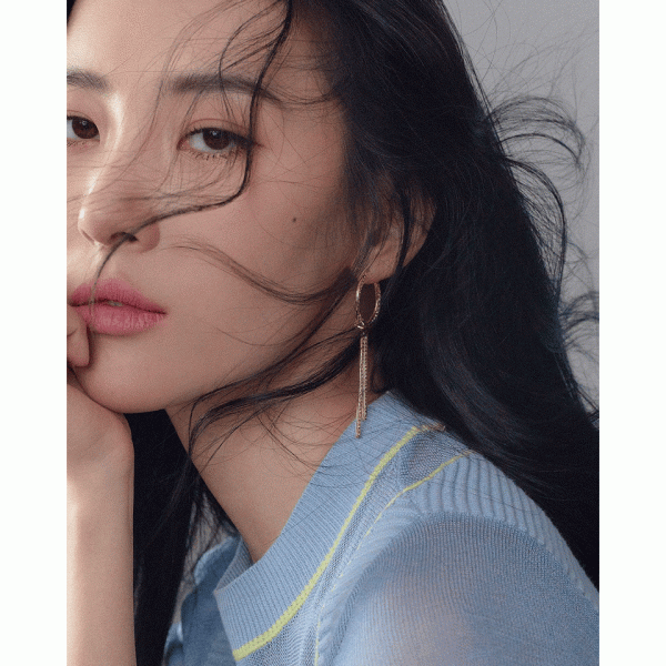 BLACKPINK拍封面被嘲&OpenCurlyDoubleQuote;摳圖打假現場&rdquo;？網友：韓國雜誌你沒有心