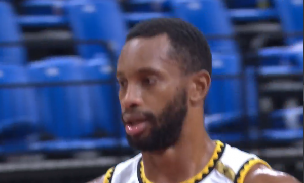 遼寧隊大勝同曦，頭號功臣送給趙繼偉，其他球員還有誰表現出色？