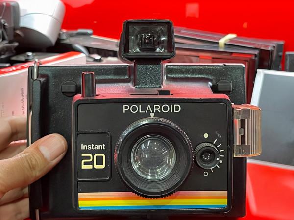 逛瀋陽二手相機店:尼康沒人要,大炮被放棄,寶麗萊卻有很多人找 逛瀋陽二手相機店:尼康沒人要,大炮被放棄,寶麗萊卻有很多人找