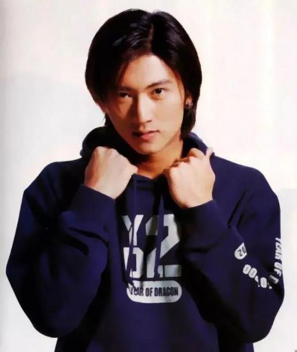 定居內陸的港臺明星，各有各的企圖，有人慘遭封殺，有人星途坦蕩