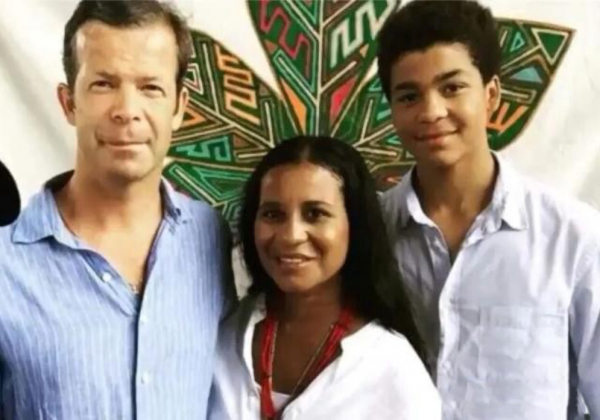 巨星傑克遜的子女都變白，這個歐洲王子偏娶黑人，小王子也是黑人