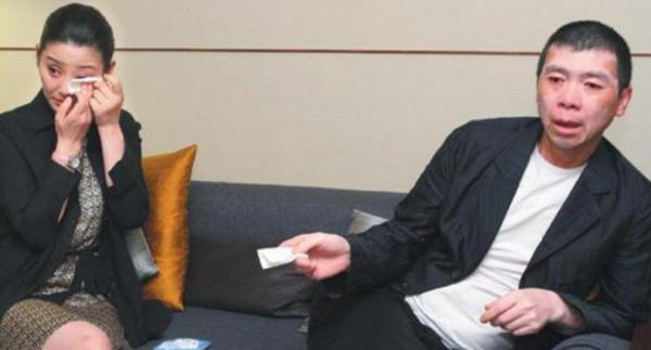 馮小剛:拋棄結婚15年的原配,40歲娶小10歲徐帆,63歲至今不生娃 馮小剛:拋棄結婚15年的原配,40歲娶小10歲徐帆,63歲至今不生娃