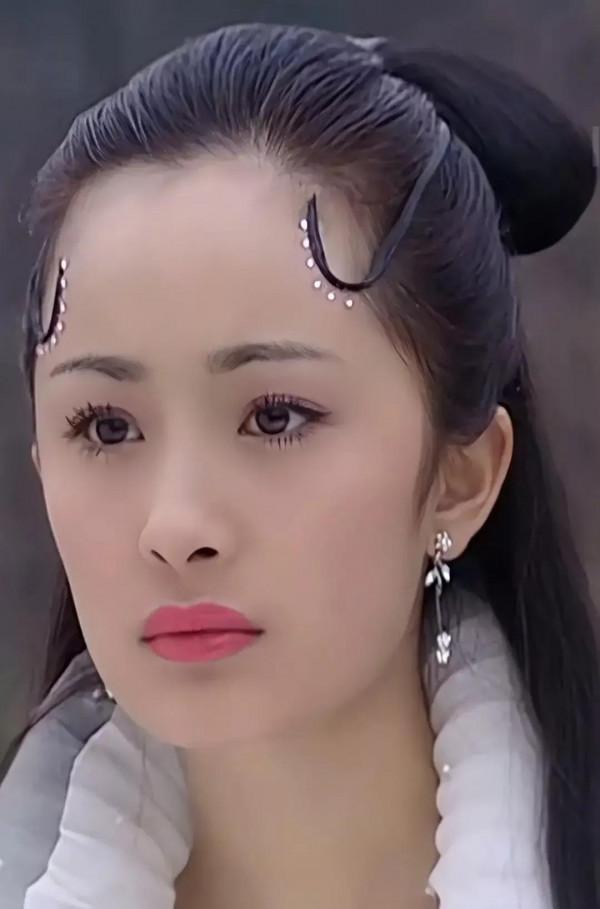 楊冪Pk唐嫣，誰更勝一籌呢？