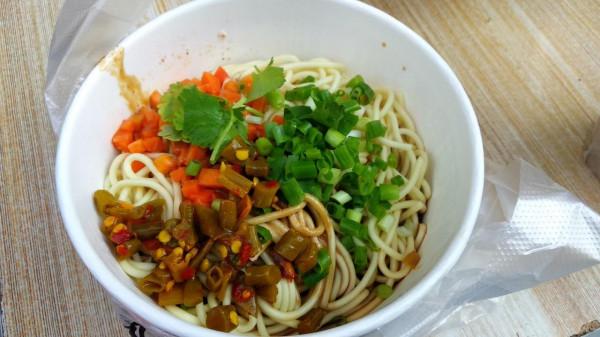 旅行洛陽，遇到美味牛肉湯，10塊錢2人吃飽，簡直就是福利餐