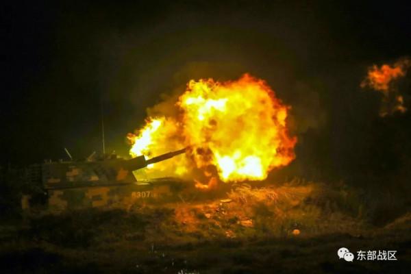 榴炮開火!從黑夜打到白天 榴炮開火!從黑夜打到白天